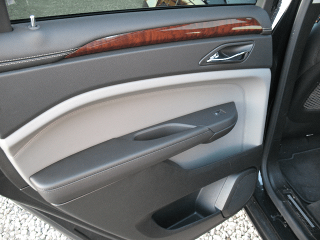 2011 Cadillac SRX Turbo 014.png