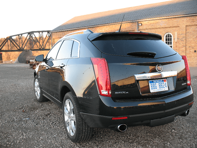 2011 Cadillac SRX Turbo 003.png