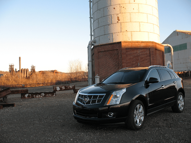 2011 Cadillac SRX Turbo 004.png