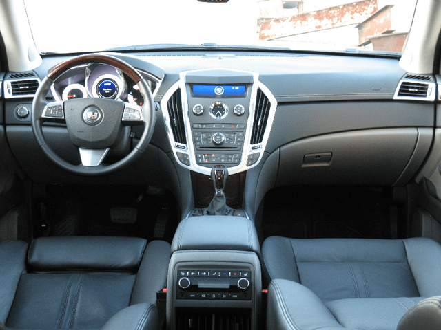 2011 Cadillac SRX Turbo 012.png