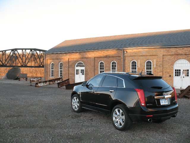 2011 Cadillac SRX Turbo 002.png