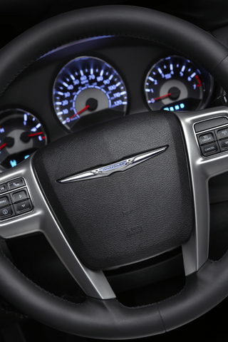 2011 Chrysler 200 Convertible 045.png