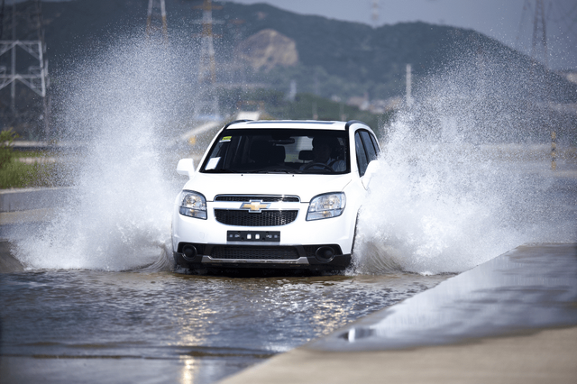 2011 Chevrolet Orlando 021.png