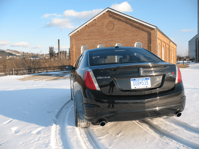 2011 Lincoln MKS AWD Ecoboost 024.png