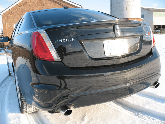 2011 Lincoln MKS AWD Ecoboost 025.png