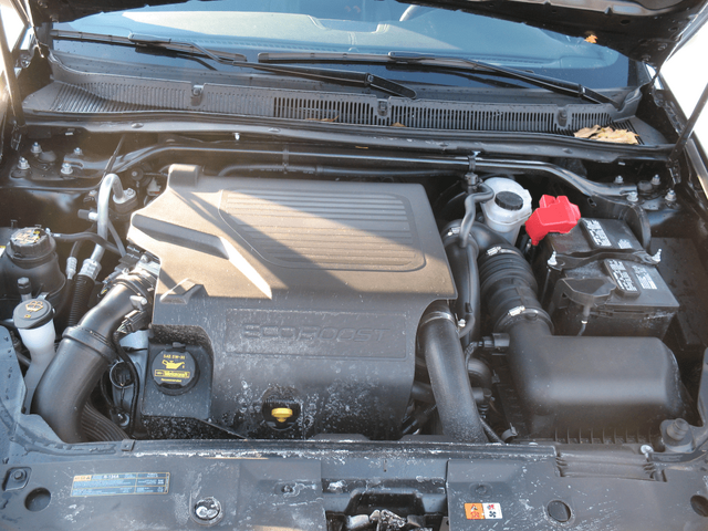 2011 Lincoln MKS AWD Ecoboost 028.png