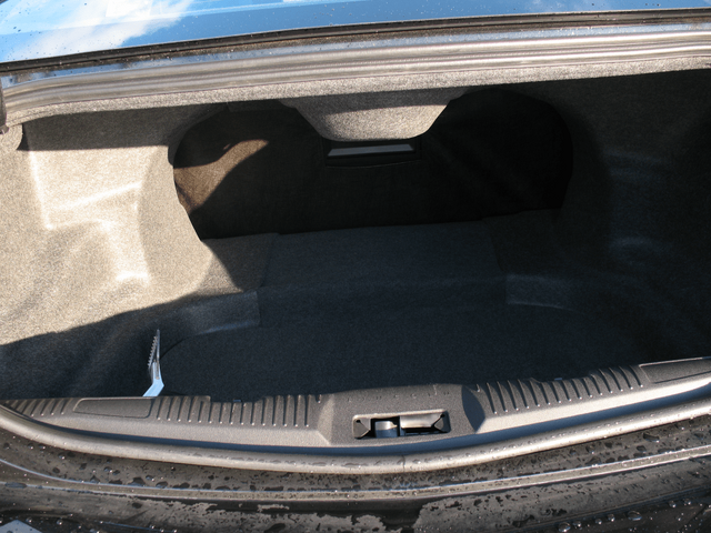 2011 Lincoln MKS AWD Ecoboost 027.png