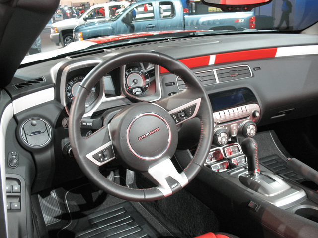 2011 Chevrolet Camaro Pacecar 047.png