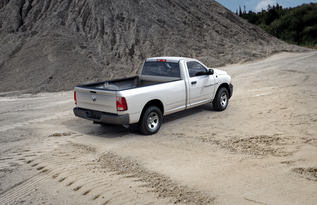 2011 Ram 1500 Tradesman 043.png