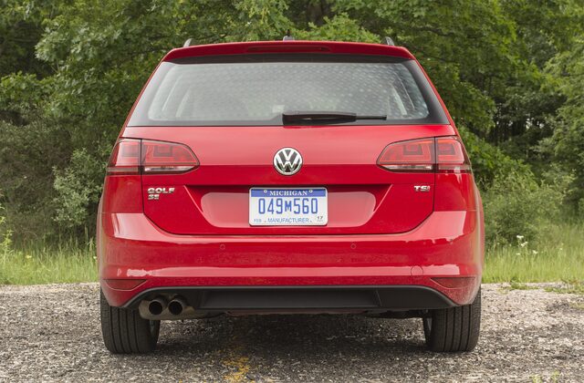 2016 Volkswagen Golf SportWagen SE Rear View