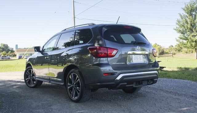 2017 Nissan Pathfinder 2.jpg
