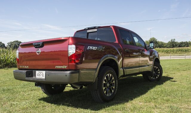 2017 Nissan Titan 2.jpg