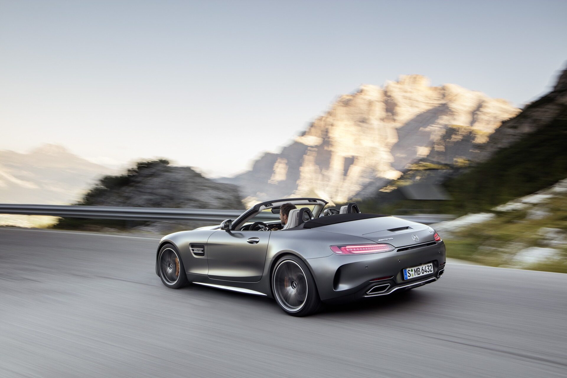 Mercedes-AMG GT and GT-C Roadster