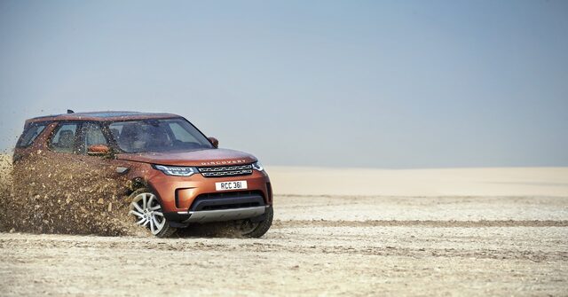 2017 Land Rover Discovery 7.jpg