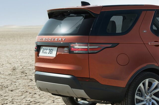 2017 Land Rover Discovery 10.jpg