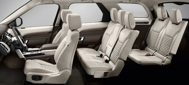 2017 Land Rover Discovery 11.jpg