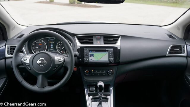 Nissan Sentra SR Turbo dashboar