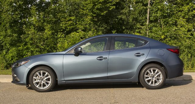 2016 Mazda 3i Grand Touring Sedan - Side Profile View