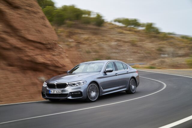 2017 BMW 5 Series 5.jpg
