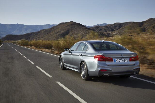 2017 BMW 5 Series 6.jpg