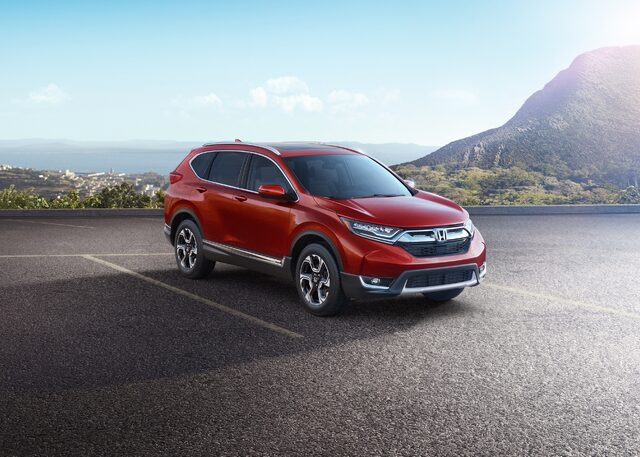2017 Honda CR-V Touring front three-quarter outdoor