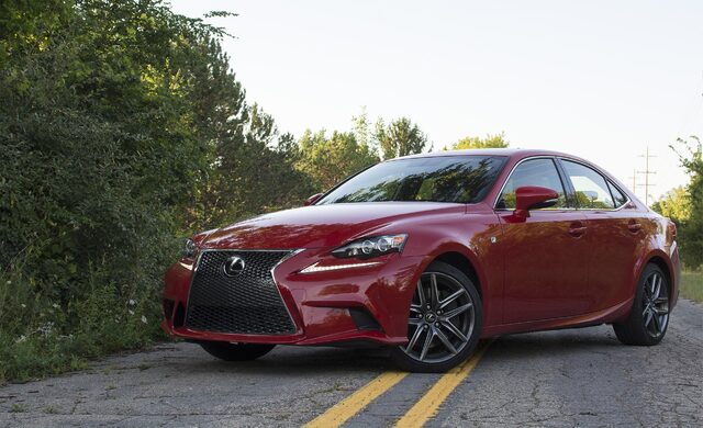 2016 Lexus IS 200t F Sport, Front Three-Quarter View