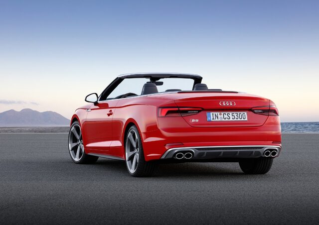 2017 Audi S5 Cabriolet 3.jpg