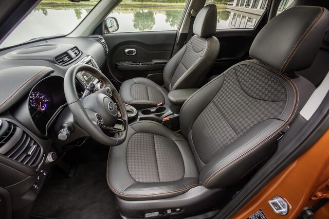 2017 Kia Soul Exclaim Interior Front Seats