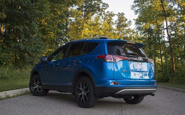 2016 Toyota RAV4 SE 6.jpg