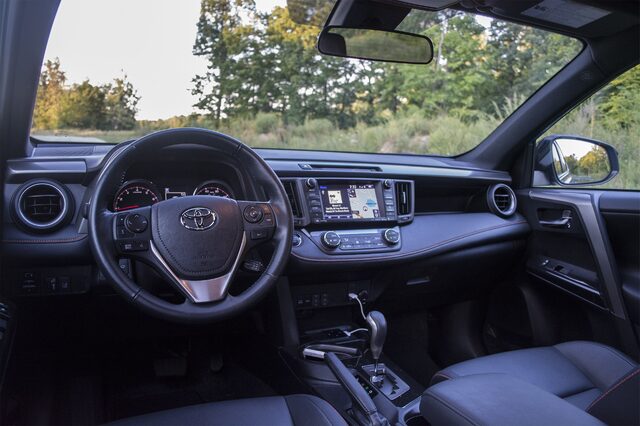 2016 Toyota RAV4 SE 8.jpg