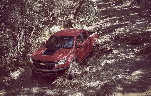 2017 Chevrolet Colorado ZR2 2.jpg