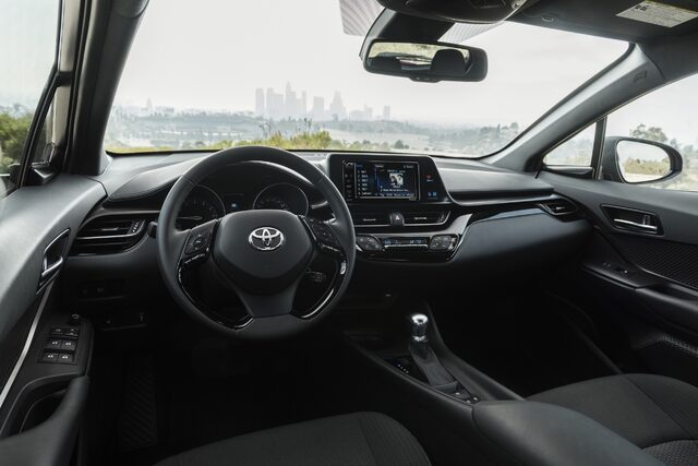 2018 Toyota C-HR Interior Dashboard View