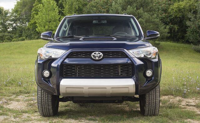 2016 Toyota 4Runner Trail Premium Straight Front View with Silver Skid Plate