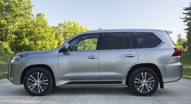 2016 Lexus LX 570 Side Profile