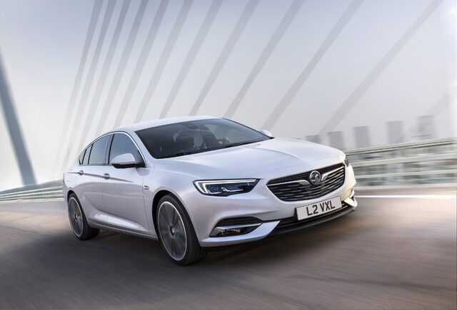2017 Vauxhall Insignia Grand Sport 3.jpg
