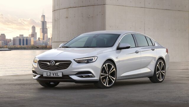 2017 Vauxhall Insignia Grand Sport 4.jpg