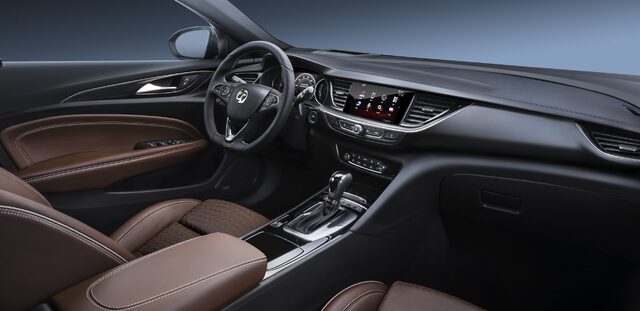 2017 Vauxhall Insignia Grand Sport 7.jpg