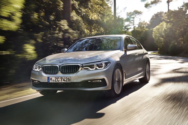 2018 BMW 530e iPerformance 2.jpg