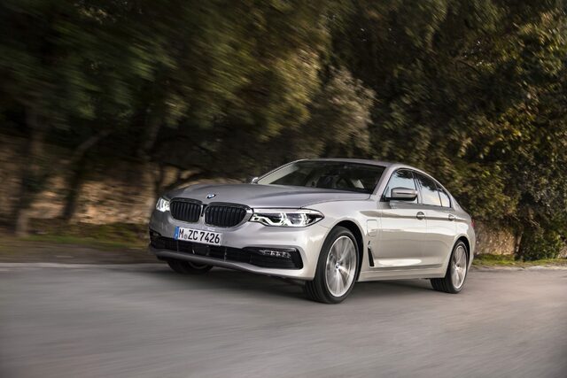 2018 BMW 530e iPerformance 3.jpg