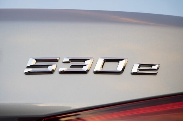 2018 BMW 530e iPerformance 7.jpg