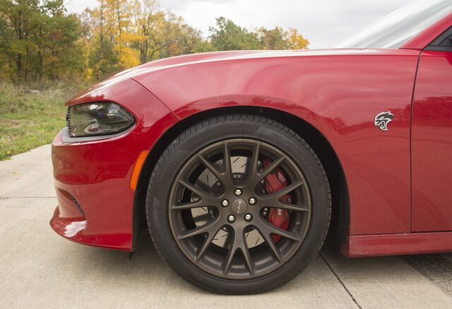 2016 Dodge Charger SRT Hellcat front wheel and Hellcat badge