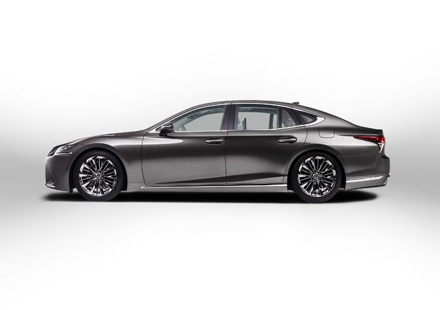 2018 Lexus LS 500 2.jpg