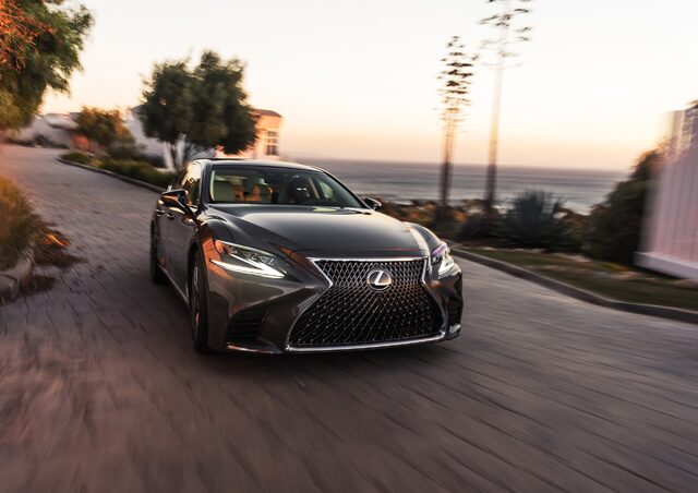2018 Lexus LS 500 6.jpg