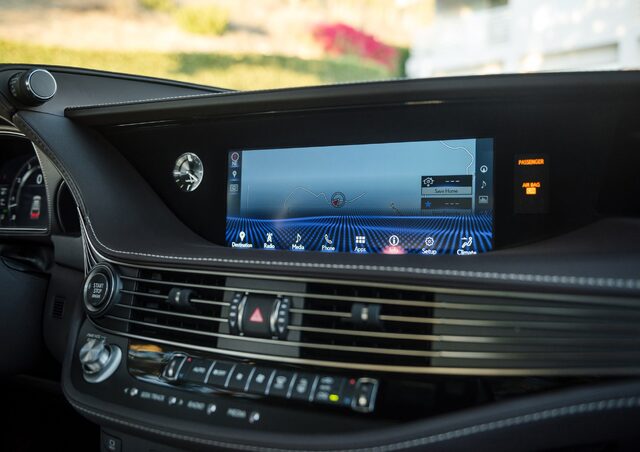 2018 Lexus LS 500 12.jpg