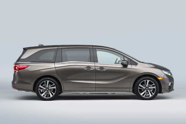2018 Honda Odyssey 5.jpg