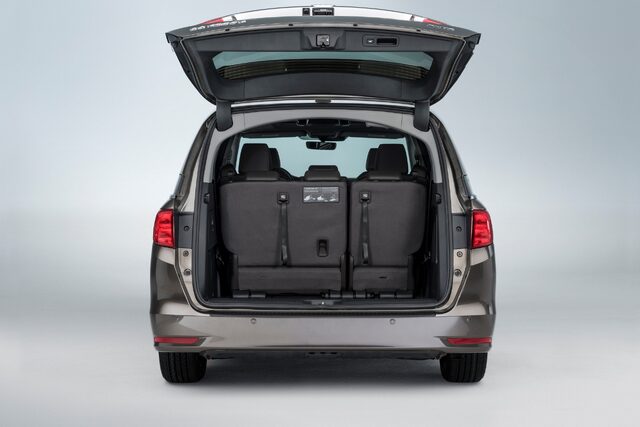 2018 Honda Odyssey 8.jpg