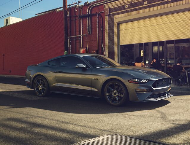 2018 Ford Mustang 4.jpg