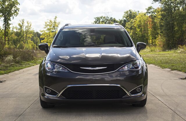 2017 Chrysler Pacifica Touring L — Front View, Granite Crystal