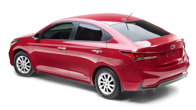 2018 Hyundai Accent SEL, Rear Three-Quarter View