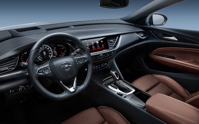 5898c10b711f1-OpelInsigniaSportsTourer9.jpg
